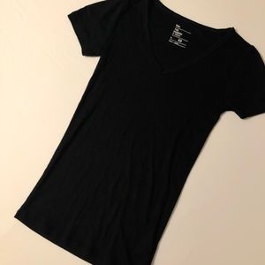 Fitted black v neck T-shirt